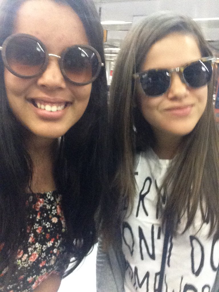 _bitem3_'s tweet photo. Miga sua louca @maisasilva maravilhosa vc , amei te conhecer 💗💗💗💗 #soufasim #queroplaystation https://t.co/c0DrBqC5or