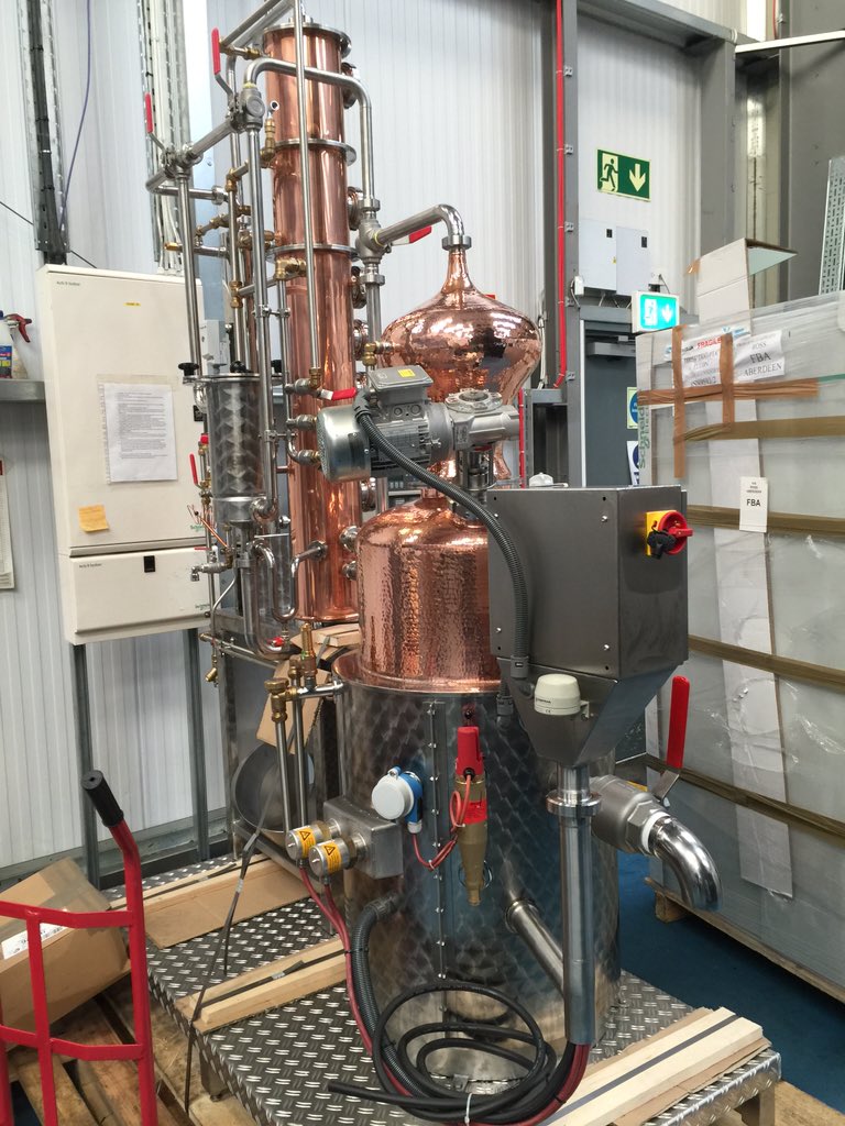 paulbrewdog's tweet photo. Mmmm sexy new spirit pilot still sitting patiently in Ellon. #thefutureiscopper #brewdog https://t.co/8MJfyKzXoj