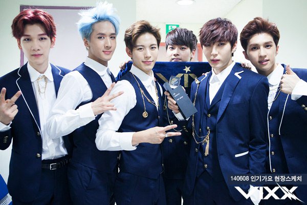 Mad_Lightwood's tweet photo. 50к твит я посвящаю им #re_cycle, им @RealVIXX , а еще им @KiosseNikita @kid_tyoma @anatoliytsoy и ей @xmeow3 ♥♥♥ https://t.co/odMpK3yPrH