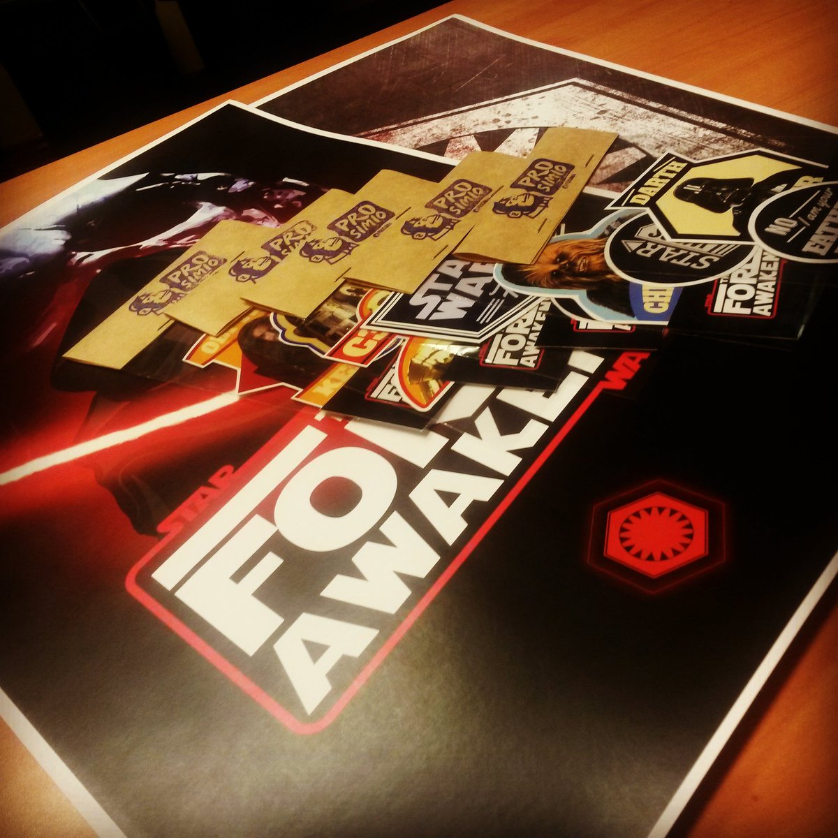 carlosgamboa_'s tweet photo. Para la colección #StarWars gracias a mis amigos @milaabm y @andrwguzman #ProSimio Buen trabajo ! https://t.co/jN32BBaqUF