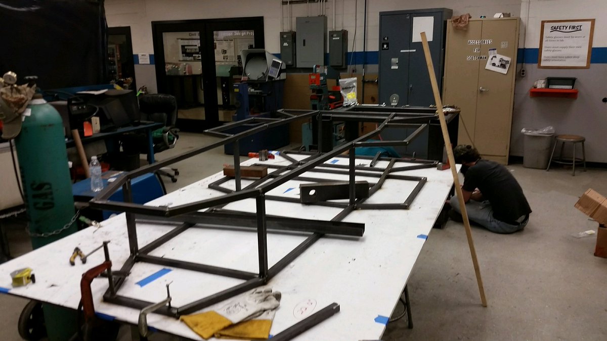 LTUtoboggan's tweet photo. Getting a late start to building our tebog. But it's coming along! #gnctr #tebog #wheresthesnow https://t.co/C6Aifertue