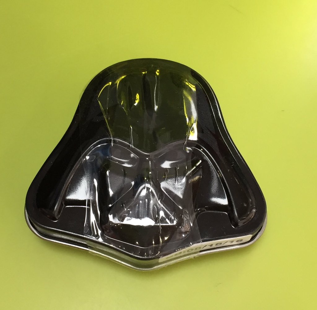YankeeCandyUK's tweet photo. Star Wars fans? We've got some cool candy for you. https://t.co/p7TpS4M3uF