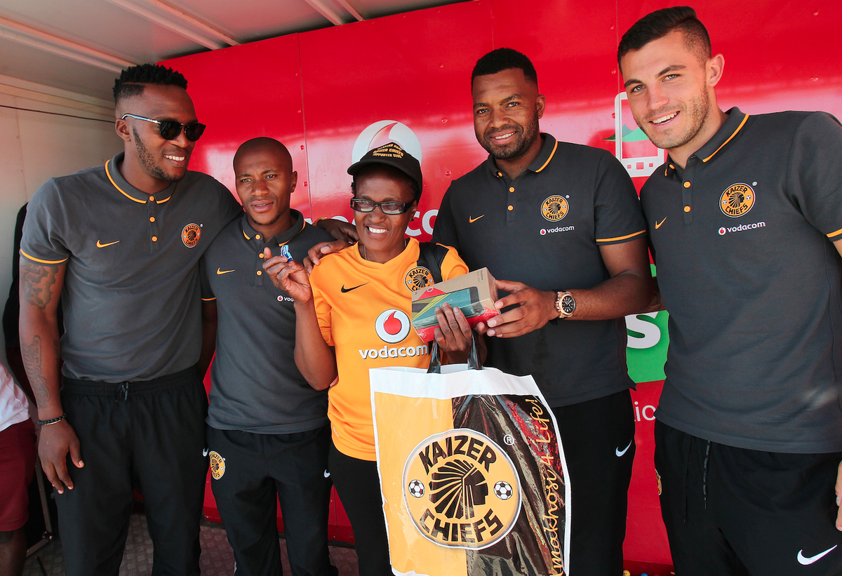 VodacomSoccer's tweet photo. Bez'khipha at Gugulethu Mall, thanks fam. We're now looking forward to the next store visit 2moro. #KCSummerTour https://t.co/WJPQ2Fiihd