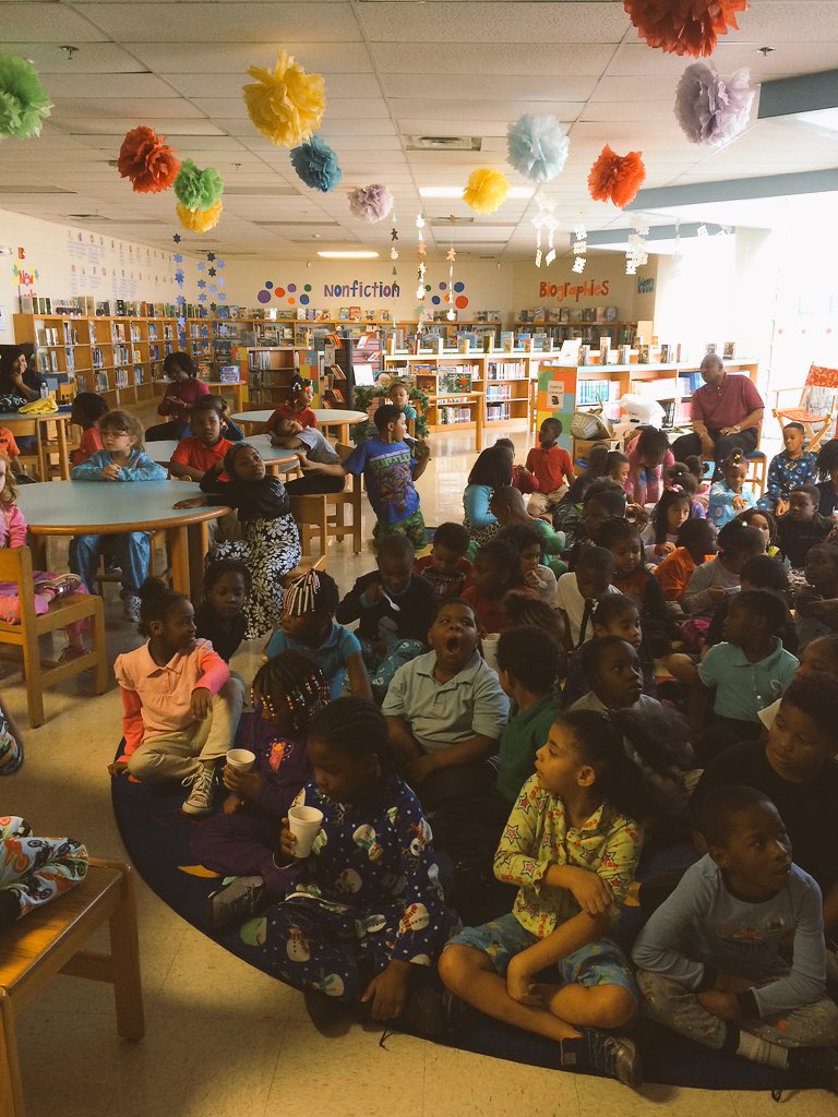 GlennEOSLibrary's tweet image. Polar Express and pajama day!