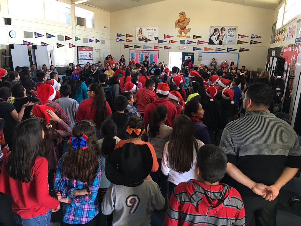 5th grade performing Feliz Navidad for parents <a href="/millsinter/">A.E. Mills</a> <a href="/FLDUSD/">Firebaugh-Las Deltas</a> <a href="/SupFreitas/">Russell Freitas</a>
