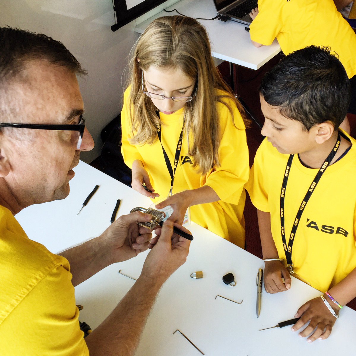 ASBBank's tweet photo. Our security team are teaching our #ASBTechKids about locks, cyber security, hacking and other 'spy stuff'. Cool. https://t.co/yl96rAkwEZ