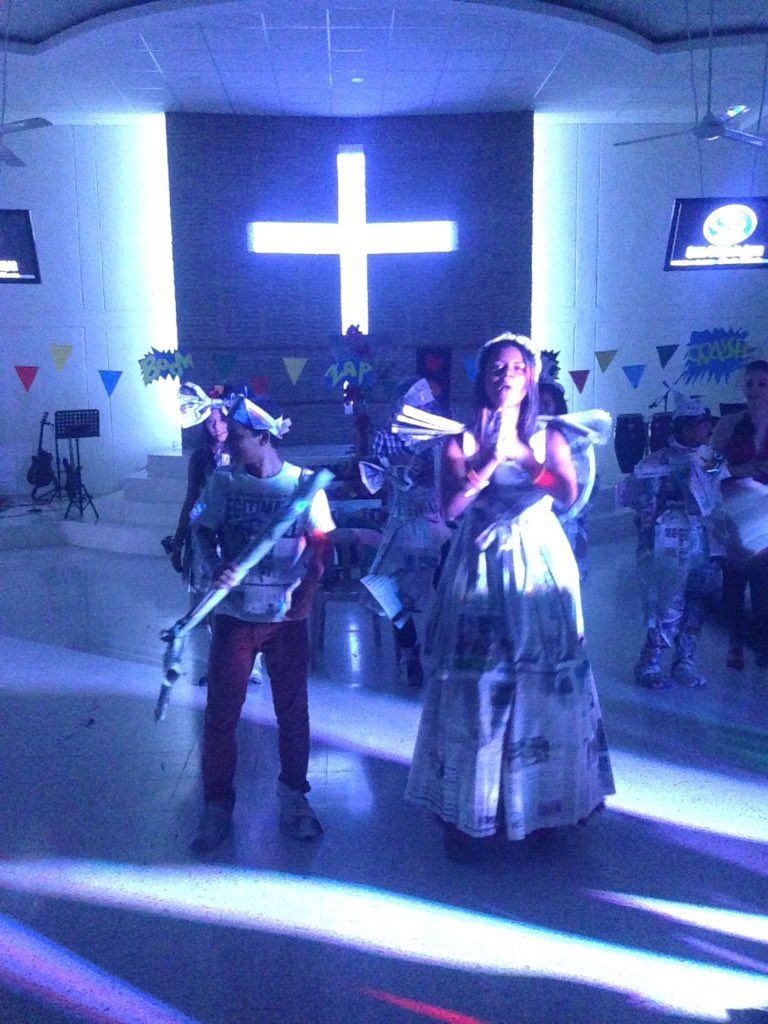 TMTSantaMarta's tweet photo. Noche de talentos TmT SMR https://t.co/51AGxLpUzj