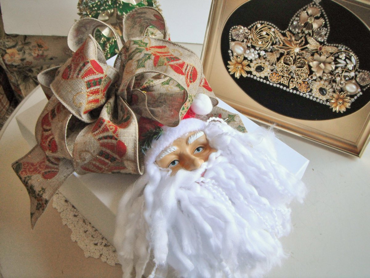 vintageexchange's tweet photo. Santa Package Topper, Gift Topper, Christmas Package Decoration, Specia… https://t.co/ujGW4X5qZl #Etsy #SantaTopper https://t.co/YgGtQRrqYD