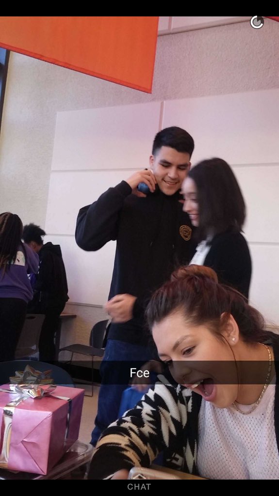 littlemerosa's tweet photo. My life summed up in a pic #thirdwheeloftheyear https://t.co/ay3MMRvNQ0