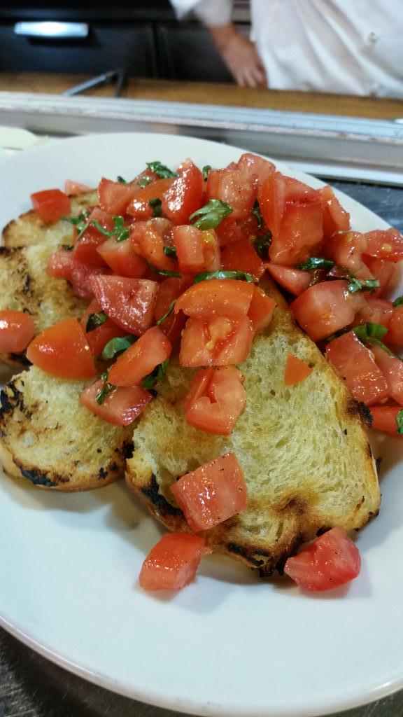 IL Bistro tweet media