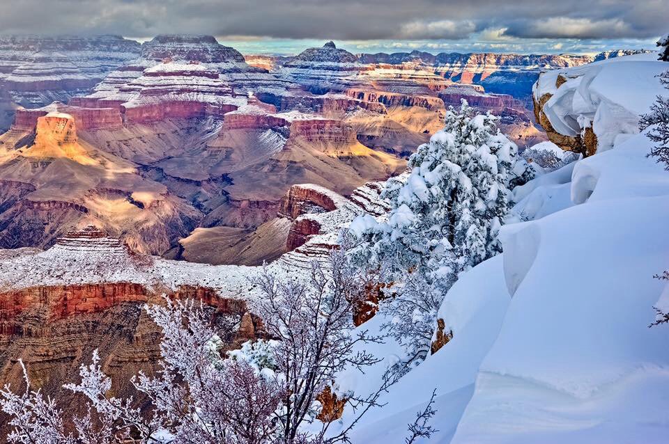 TheMindBlowing's tweet photo. The Grand Canyon currently has 6 inches of snow. https://t.co/wHDhGf74pq