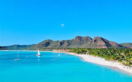FashionsWeek's tweet photo. Holiday Getaway: Antigua and Barbuda @antiguabarbuda @jetblue #jetblueanu https://t.co/W42a2PngtG https://t.co/fBOjnDNByp