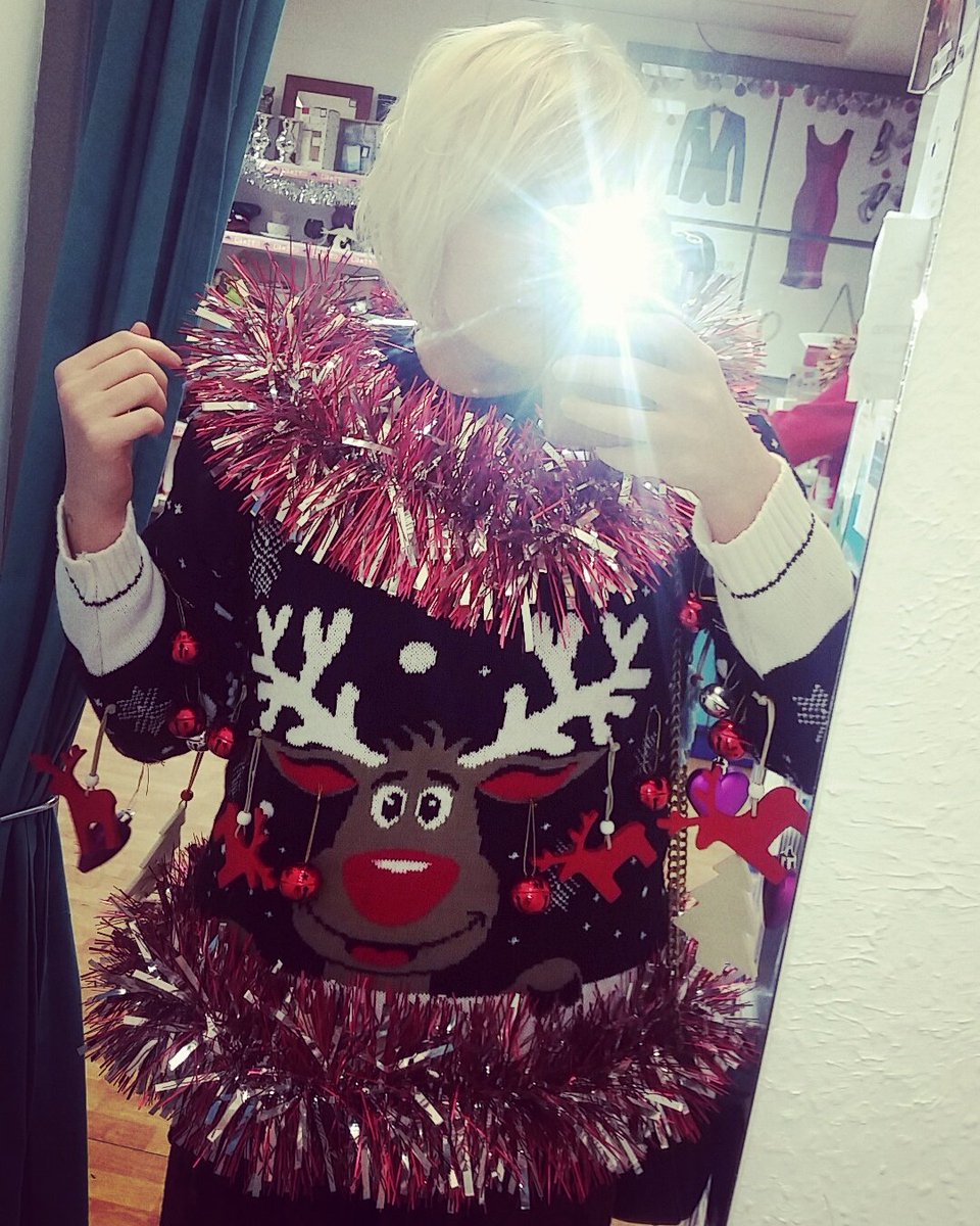 BE_Ateam's tweet photo. #ChristmasJumper meal with the @area22CRUK crew today. #Fun #ChristmasMeal #ShopManagers #Giggles #Team 🎅🎄🎁 https://t.co/CkMTU4P3zT