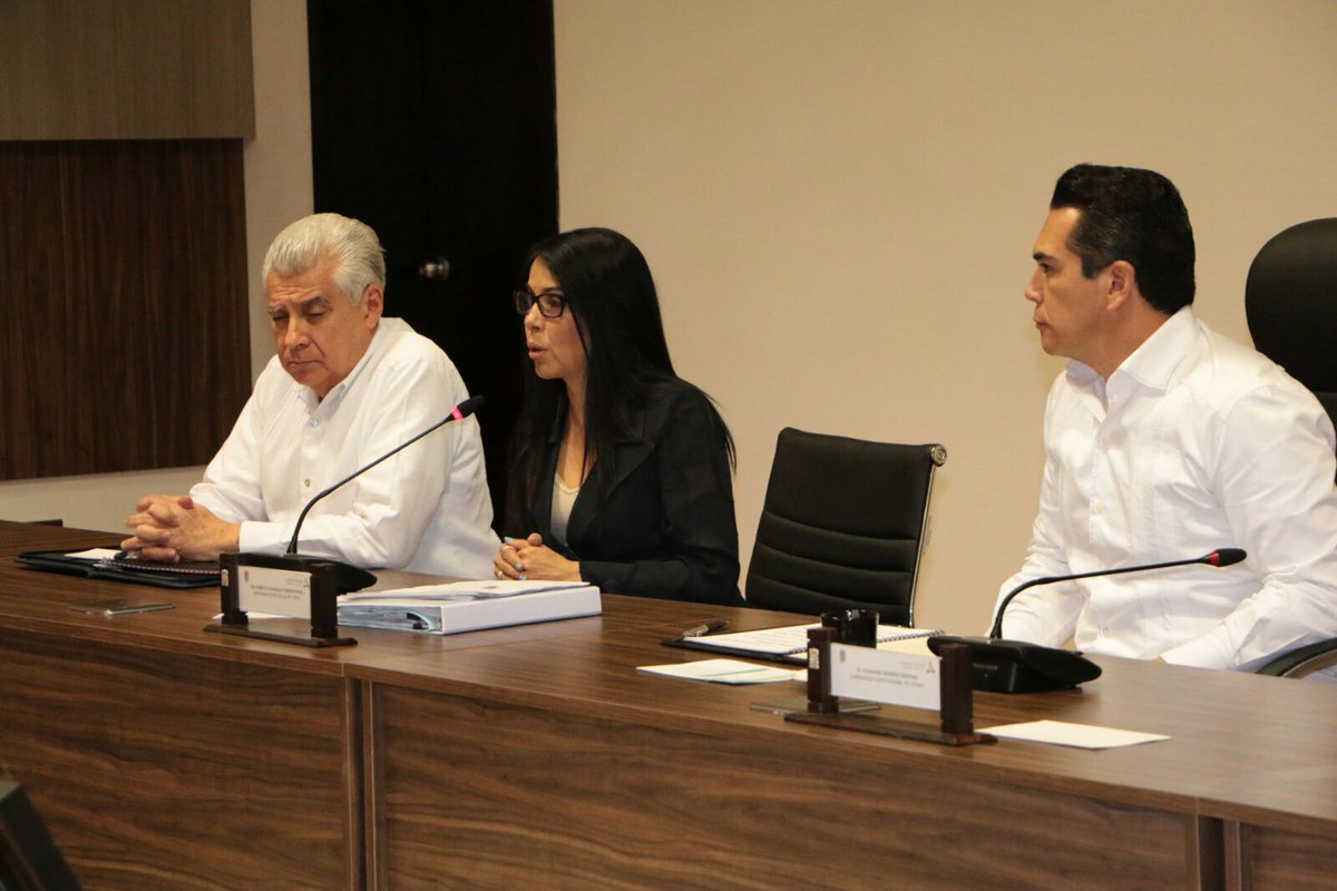 alitomorenoc's tweet photo. Reunión de Titulares del Consejo para la Implementación del Sistema de Justicia Penal en Campeche. #CrecerEnGrande https://t.co/uA8GWDOCnD