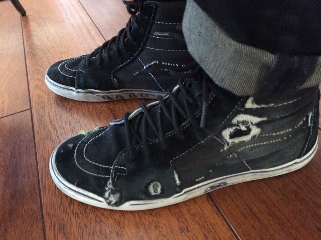 derekthadude's tweet photo. Distressed Sk8-hi fs $350 bless up holiday special https://t.co/dIZlC0h9aB