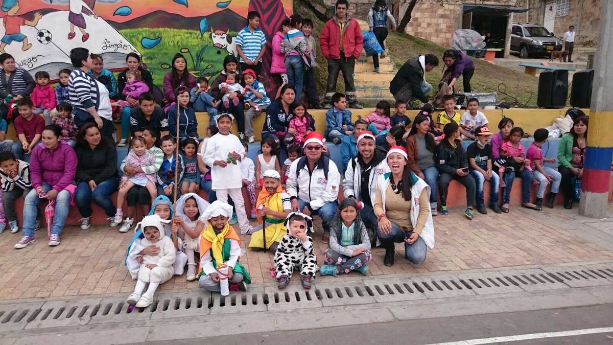Pesebre en vivo con niños de la comunidad! Inicia novena al parque en Danubio Azul, sector Chiguaza.