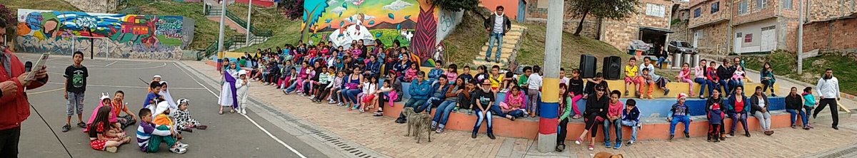 habitatbogota's tweet photo. Pesebre en vivo con niños de la comunidad! Inicia novena al parque en Danubio Azul, sector Chiguaza. https://t.co/vaEF9oH6ff