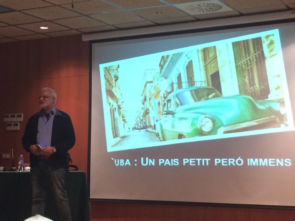 AlbertComelles's tweet photo. Moltes gràcies @VicensLozano per la instructiva conferència "Cuba: un país petit però immens" a #AUGGE d #Esplugues https://t.co/qh09IJpon8