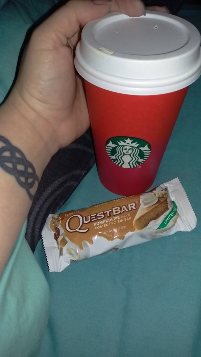 WhataTuffShame's tweet photo. My lifeline during finals @Starbucks @QuestNutrition https://t.co/ej61EW5a4s