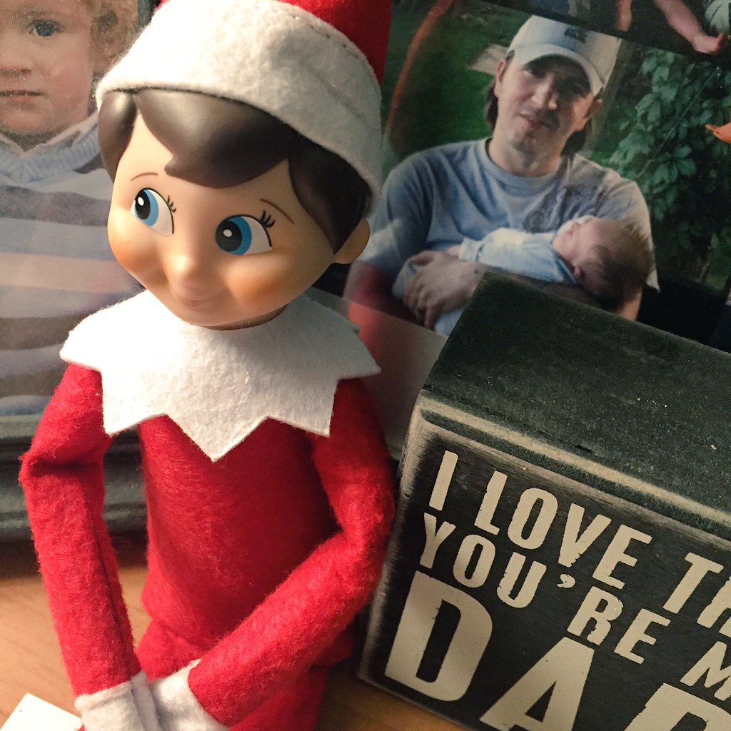 242Community's tweet image. "Art" the art dept elf wishes he was a part of the Harper family. But they're not elves, so...#elfonashelf #242style