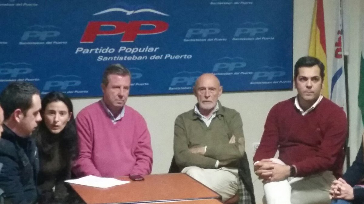 pp_jaen's tweet photo. Gabino Puche en Santisteban del Puerto reunido con toda la directiva del @PPopular .#CumPPlimosConJaén https://t.co/QiiT2A5z51