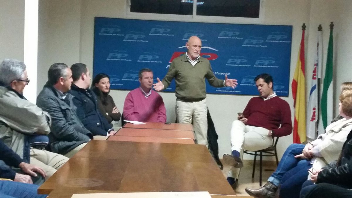 pp_jaen's tweet photo. Gabino Puche en Santisteban del Puerto reunido con toda la directiva del @PPopular .#CumPPlimosConJaén https://t.co/QiiT2A5z51