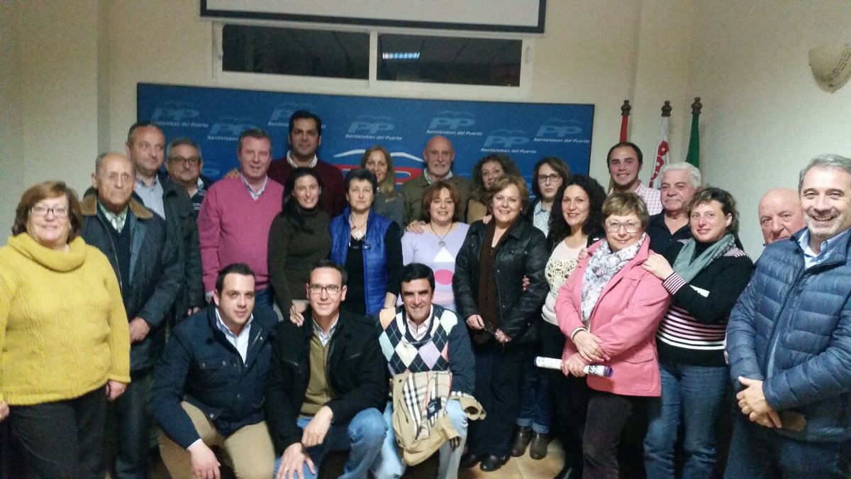 pp_jaen's tweet photo. Gabino Puche en Santisteban del Puerto reunido con toda la directiva del @PPopular .#CumPPlimosConJaén https://t.co/QiiT2A5z51