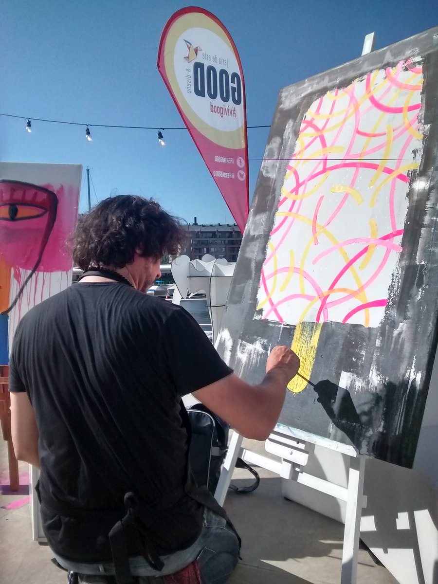 ritarai's tweet photo. Un fin de semana inolvidable! Arte para tirar por el techo ! Gracias @MiloLockett Ricky Crespo ! Gracias artistas! https://t.co/09779ciBMy