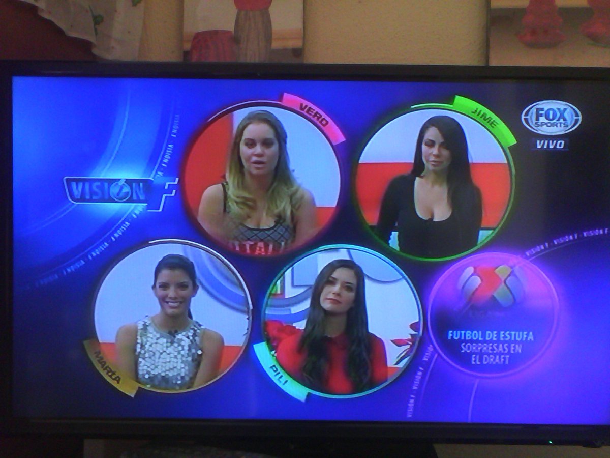 emilianosanches's tweet photo. Puntual viendo a mi Cuarteto de princesas @pilarperezr @mariadelvalle16 @jimenaofficial @verockstar en #VisionF beso https://t.co/kWlbS1daLq