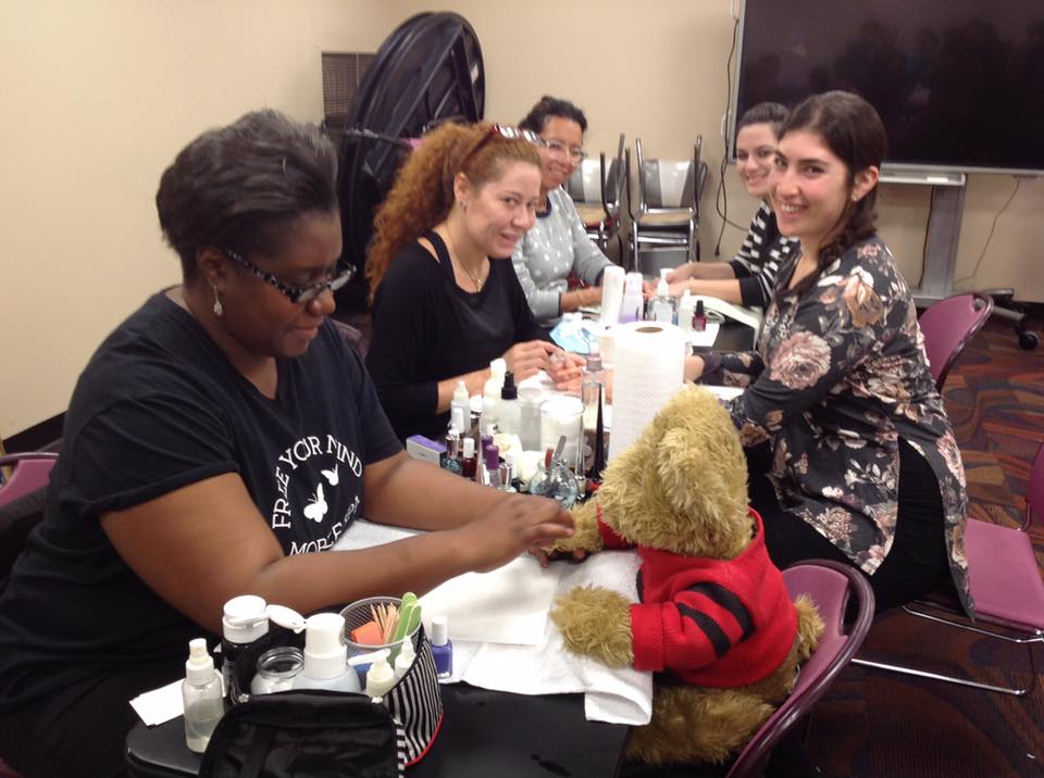 QC_News's tweet photo. A stress-free #QBear is a successful QBear. Thanks, #QCSA for today's free #finalsweek #manicure! #AceIt #youcandoit https://t.co/OB10YGgvaM