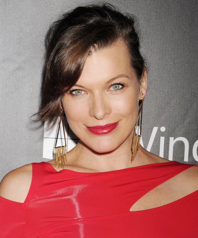 Happy 40th birthday, MillaJovovich! See 7 of her sweetest mommy moments:  