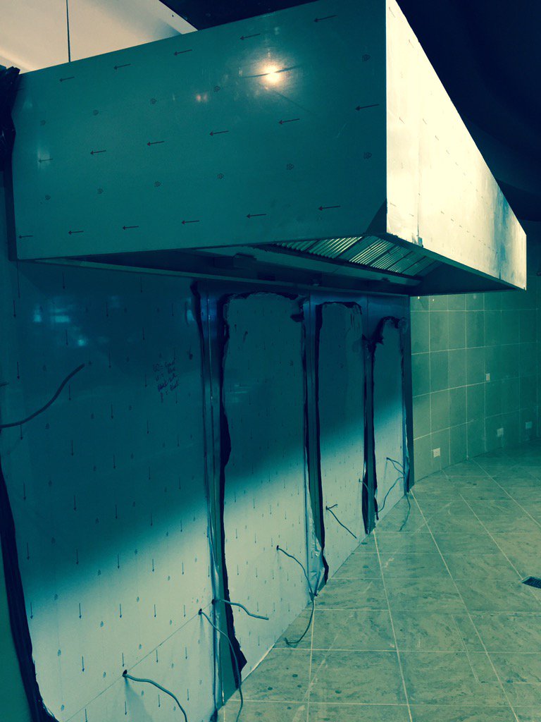 pmjkv's tweet photo. Another quality Install by PMJ in St. Helens yesterday. #extractioncanopy #commercialkitchen https://t.co/iOrdfqmRvr