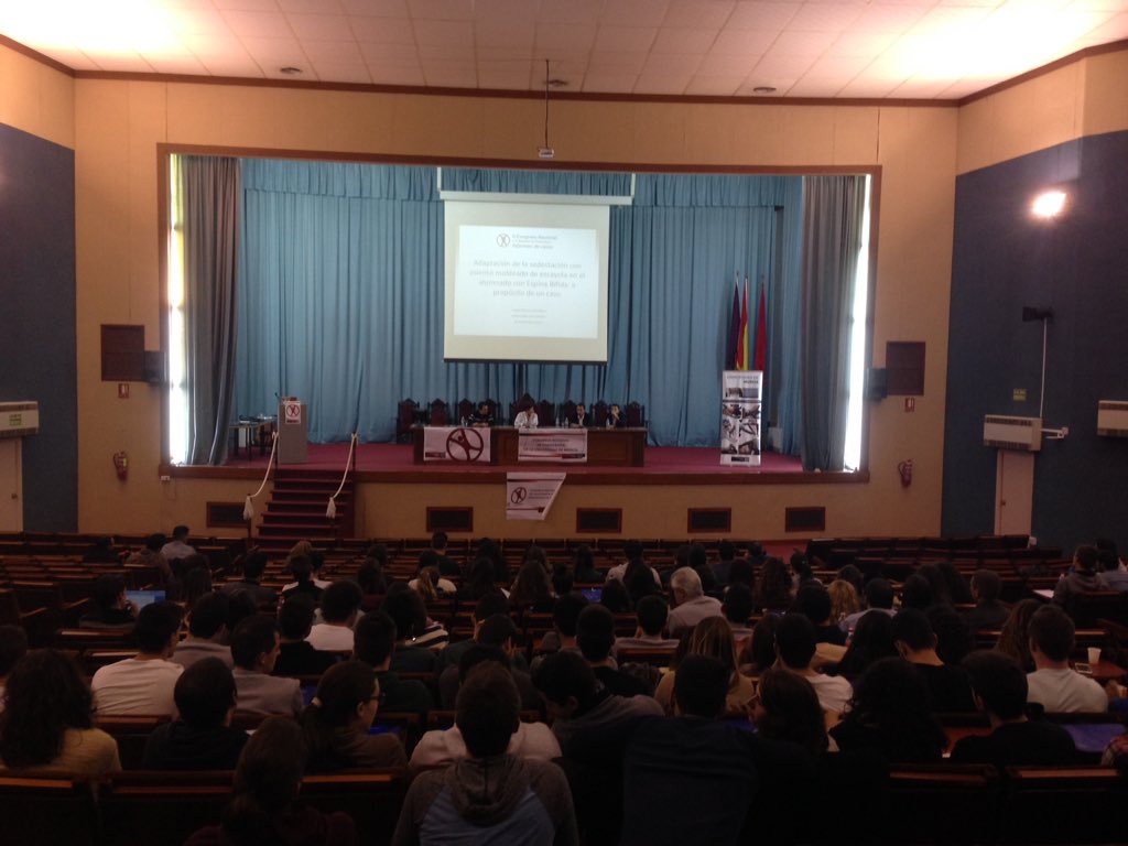 CasosClinicosUM's tweet photo. Finalizado el primer día de nuestro Congreso #CasosClinicosUM y muy contentos por la gran afluencia de alumnos https://t.co/azhEogvbtG