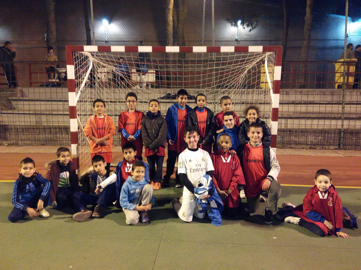 Dopos_Iceas's tweet photo. Final del campeonato de fútbol donde han participado equipos de las tres #Dopos. Enhorabuena a los campeones!!! https://t.co/6Ir2vieHen