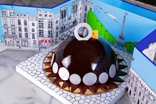 stuntmanpr's tweet photo. Payard "Liberty Cake" combines praline, crème brulee &amp; @ValrhonaUSA dark chocolate chantilly https://t.co/Ln7VTMqFAF https://t.co/tCOkiWyWLd