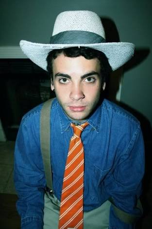 Dressed to The Party  HAPPY BDAY TAYLOR YORK FROM PARAMORE
:D 