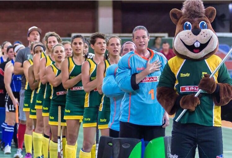 A day in the life of Cyril the Squirrel - the biggest legend! m.youtube.com/watch?feature=…