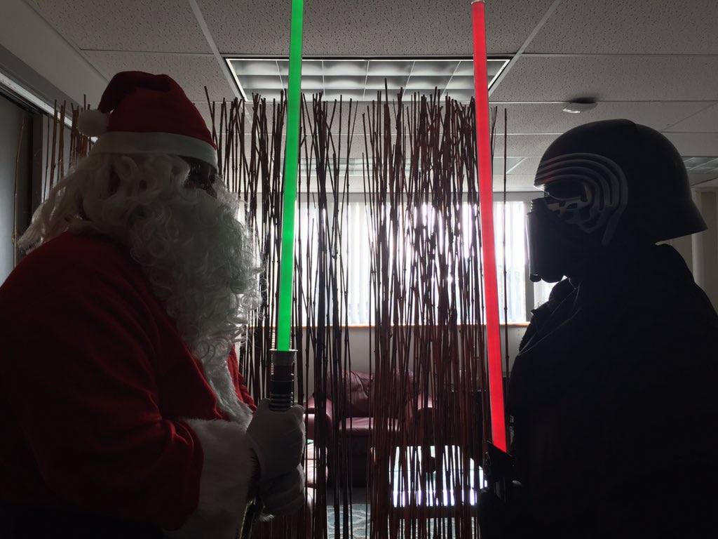 derekpadilla's tweet photo. @the_rowbs #santaderek #mustbefinals #teacherinspiration https://t.co/nKr0ne2HcQ