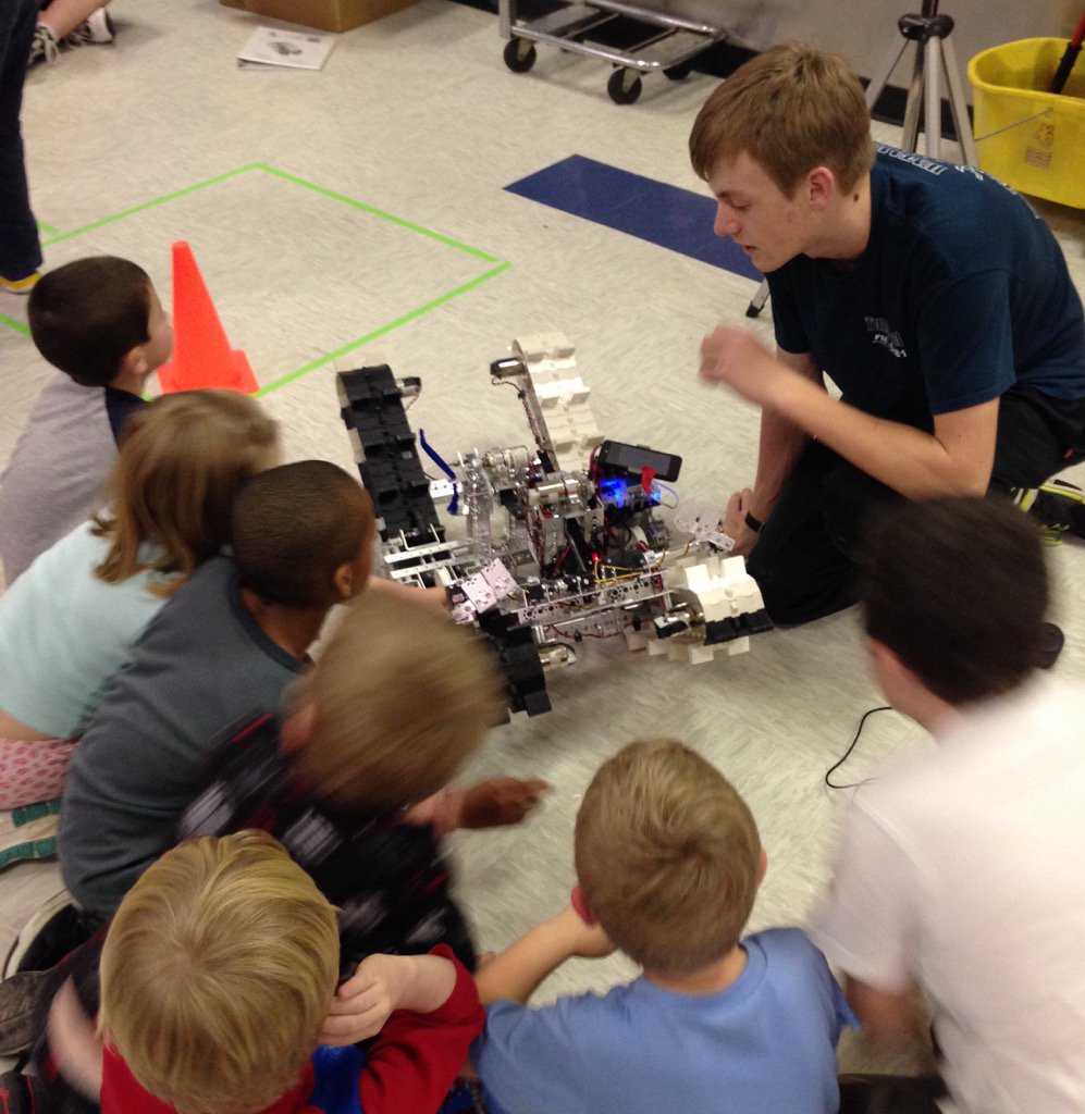 NatalieWillisn's tweet photo. Robotpalooza happened at Parkway today! #wearewatauga https://t.co/pbkC1j3DVR