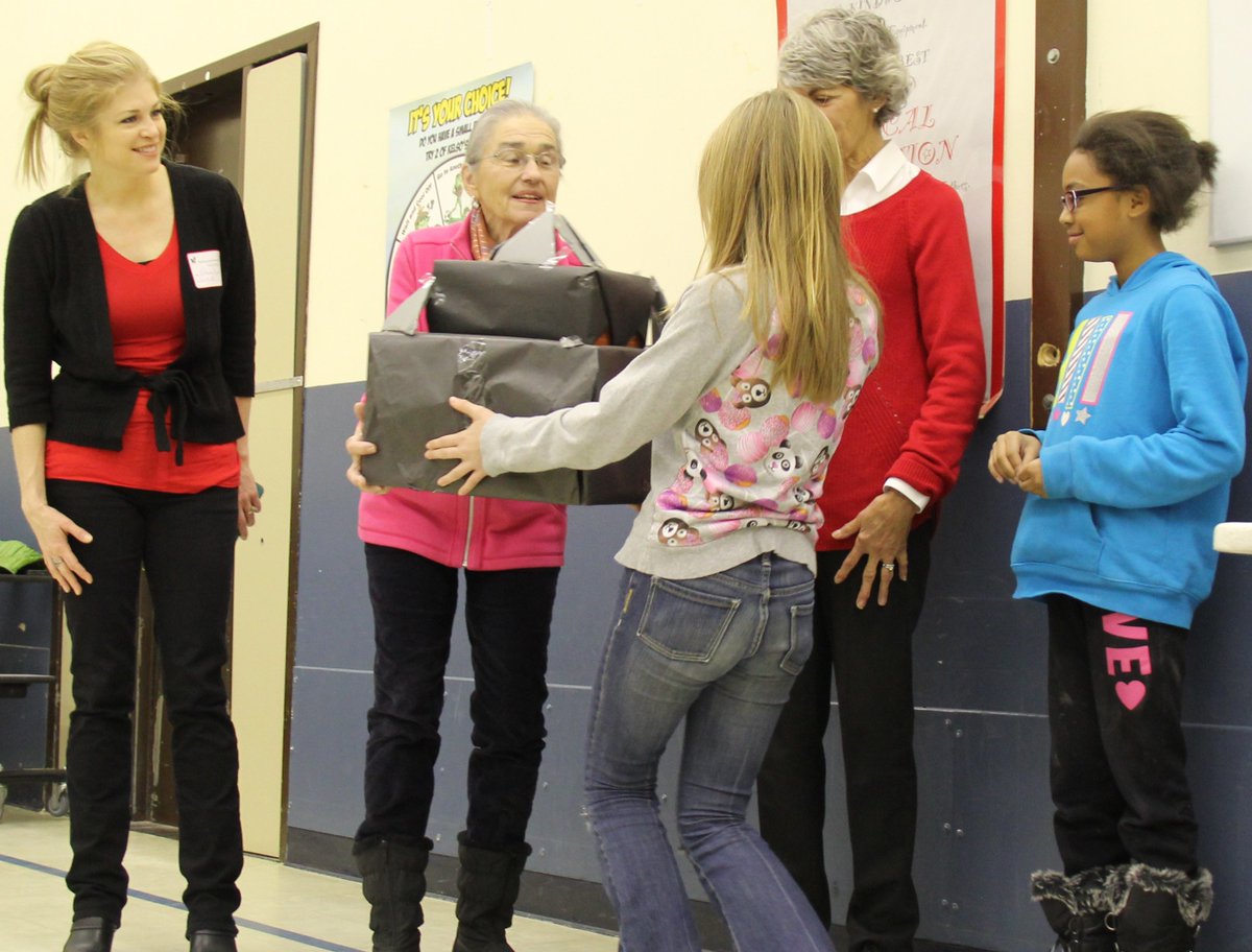 WenatcheeSD's tweet photo. Washington 5th graders raise money for https://t.co/RQybg1pHru https://t.co/vtiqEVBjkh #cfncw https://t.co/k2ZdoUNv2h