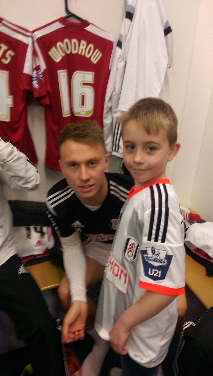 Signed_Pictures's tweet photo. Me with @CauleyWoodrow as mascot up at @swfc https://t.co/V54Dnt8W6n