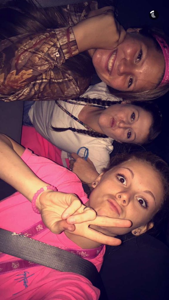 BeccaDavis18's tweet photo. Miss you guys😞 @MirandaAllebach @EmmaJanecek https://t.co/INrXkDJaqO