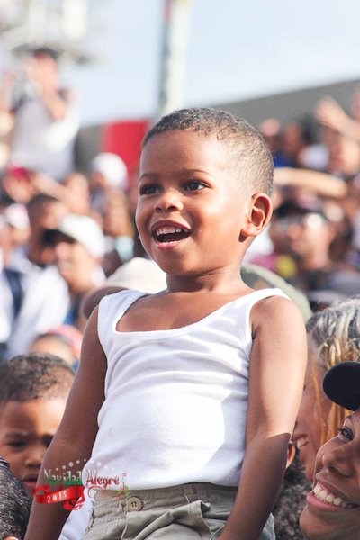 ElEvangelioC's tweet photo. La sonrisa de nuestros niños no tienen precio en #NavidadAlegre2015 https://t.co/4G3XokzrND