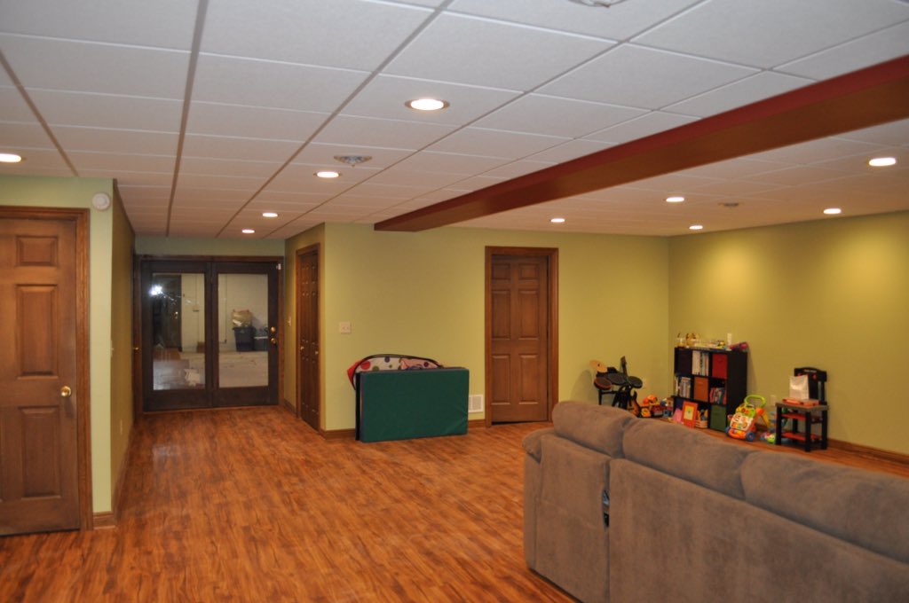 DBCRemodel's tweet photo. From before to after, this basement is "hangout ready!" If you want a living space like this, let us know. https://t.co/GkpFPdyzzN
