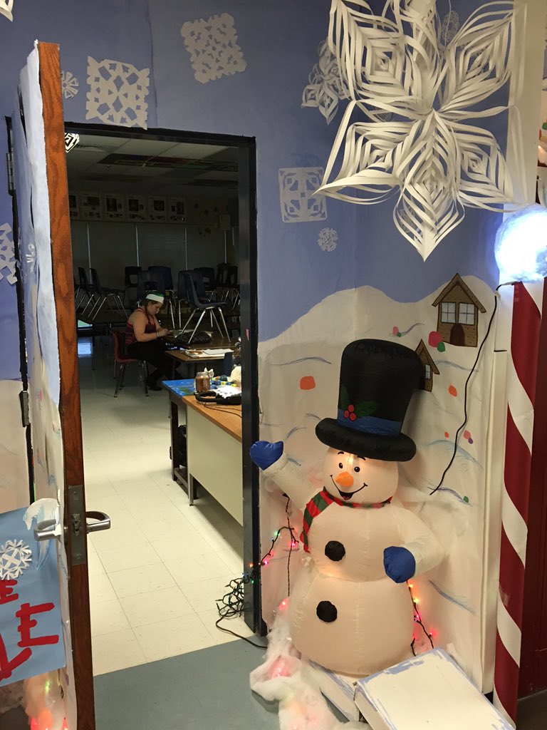 stuco_tbhs's tweet photo. Mrs Ziegler https://t.co/AooVGeuvUU