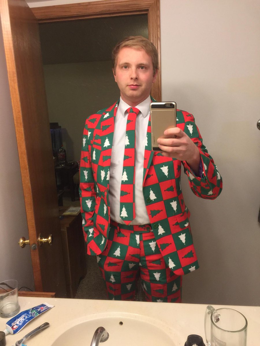 smpowerhouse's tweet photo. When bae says she likes guys that go all out for Christmas... @andy_coolbrown https://t.co/r0xhm5T7PZ