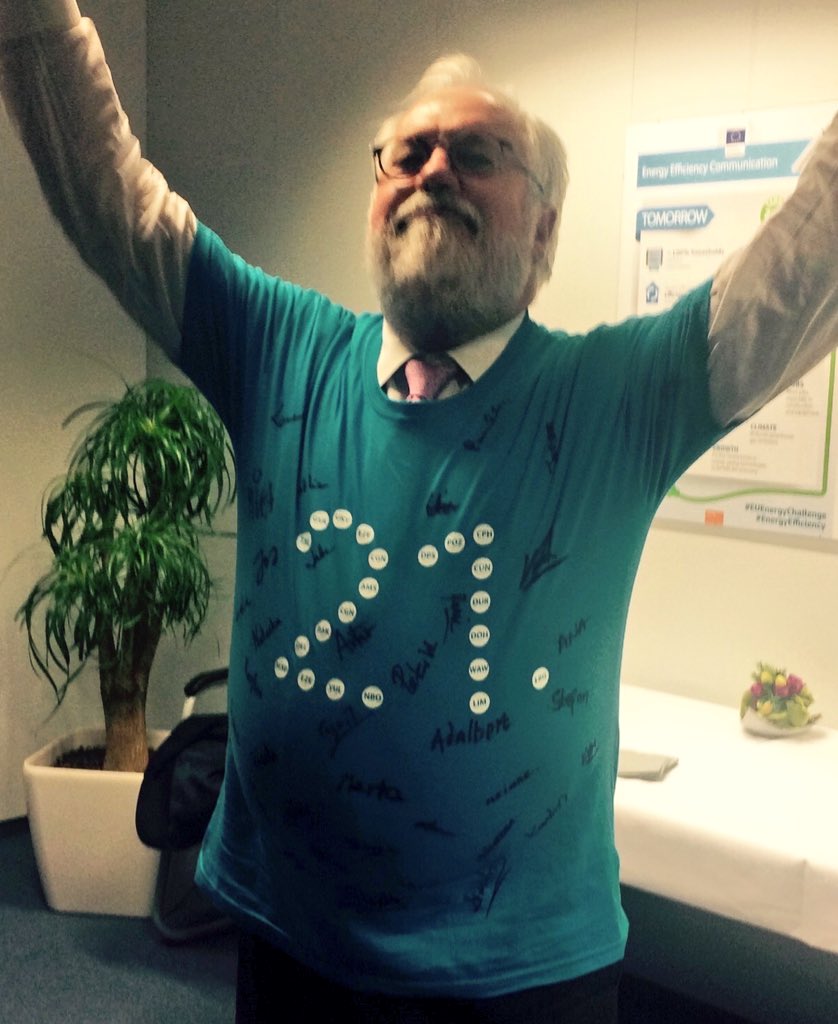 MAC_europa's tweet photo. Thanks @EUClimateAction for a job well done. Your passion, commitment &amp; determination are part of the #COP21 success https://t.co/IBZxdLQRfd