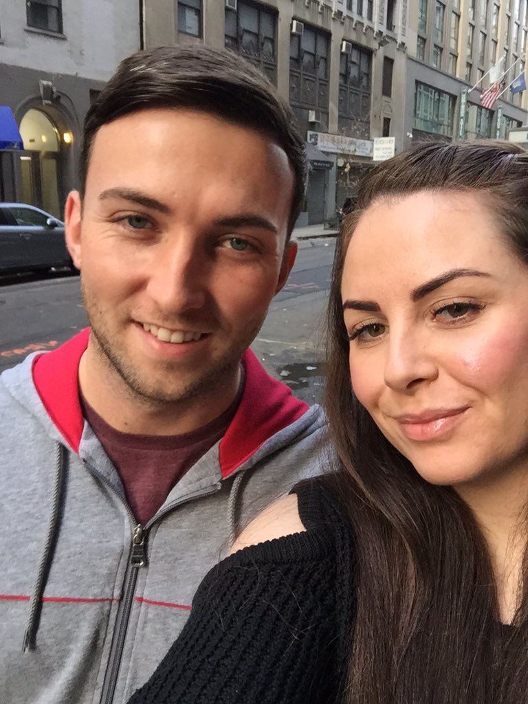 amy_lawless's tweet photo. 👫💗✈️ https://t.co/wgIAyEok4m
