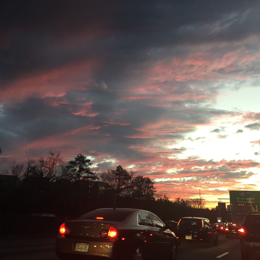 atlantatoalys's tweet photo. On our way to see Star Wars, beautiful sky, lots of traffic #Atlanta #StarWarsTheForceAwakens https://t.co/d3qURgM2Fg