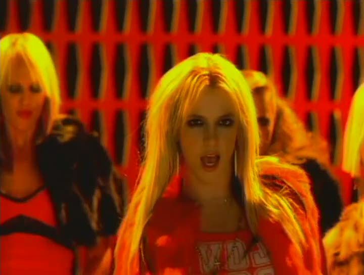 stephpyrzynski's tweet photo. The original #StruttinMyStuff #SMSBangerz #BritneySpears .@MileyCyrus #DoSomethin .@BritneySpears https://t.co/UawJ1VSlg9